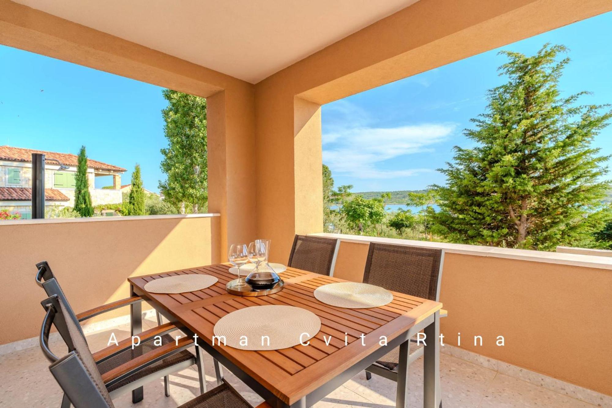 Apartma Cvita *